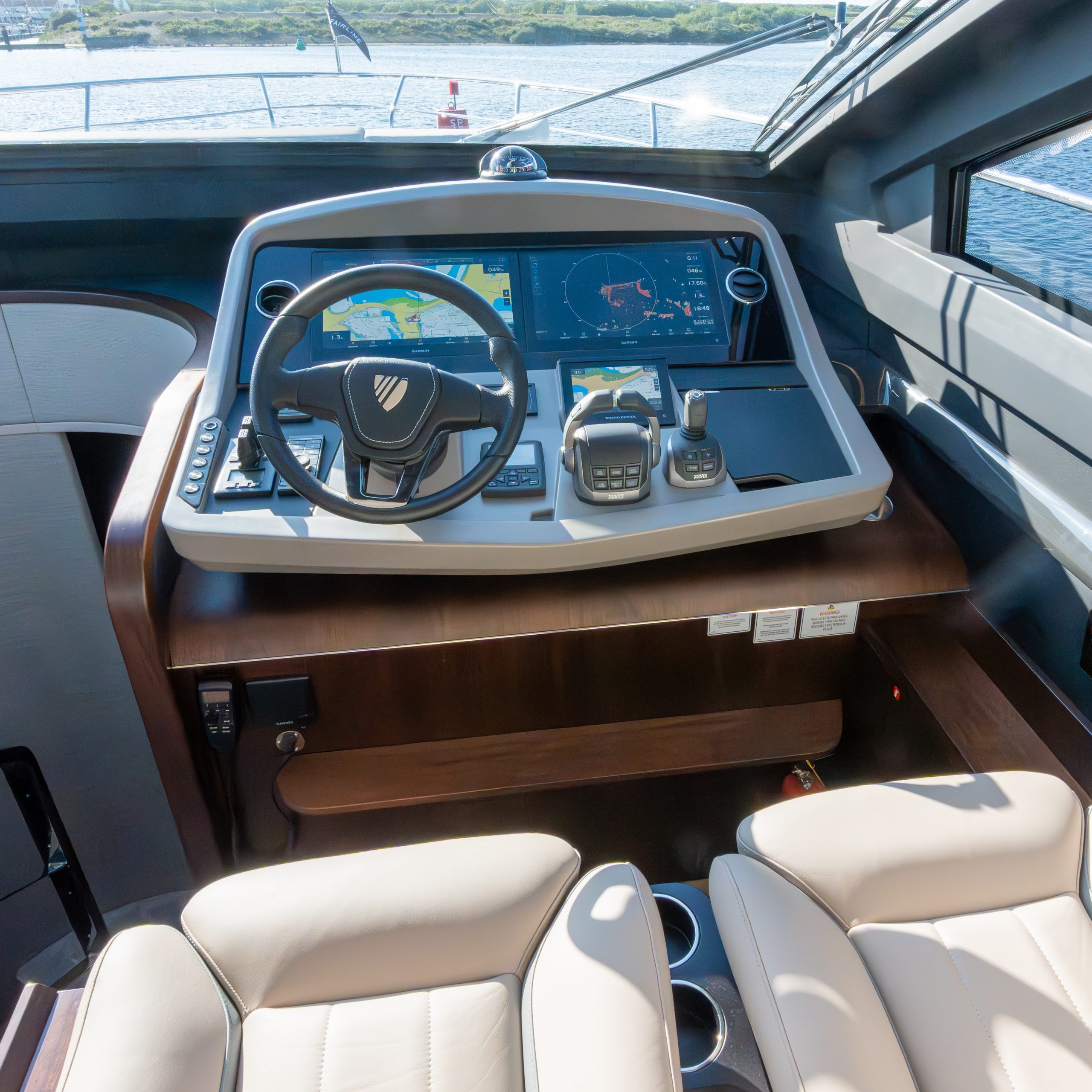 Squadron 58 interior 090
