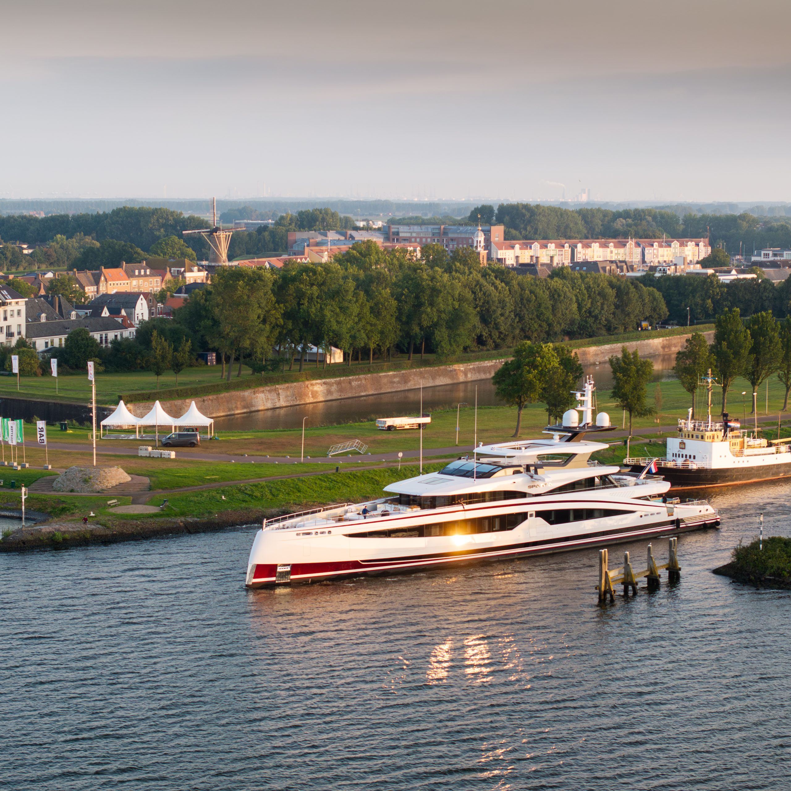 RubenGriffioen_Sparta_turning-hellevoetsluis_Heesen_DJI_0023