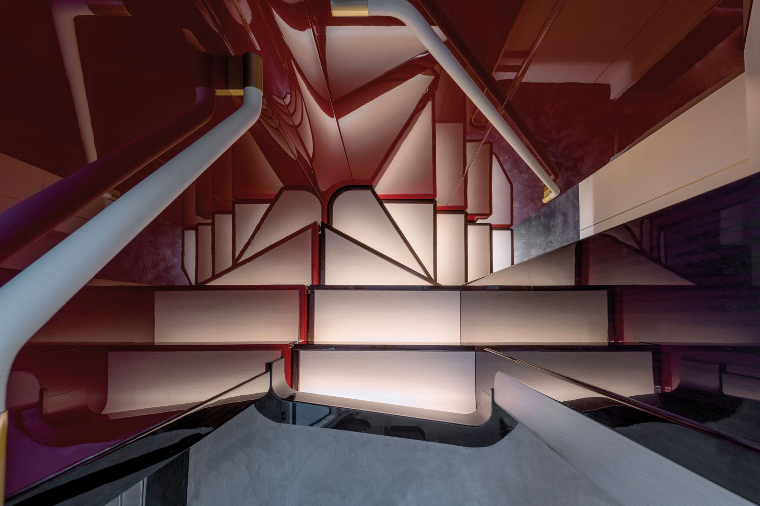 G25METRI Stairs to Lowerdeck_Web res