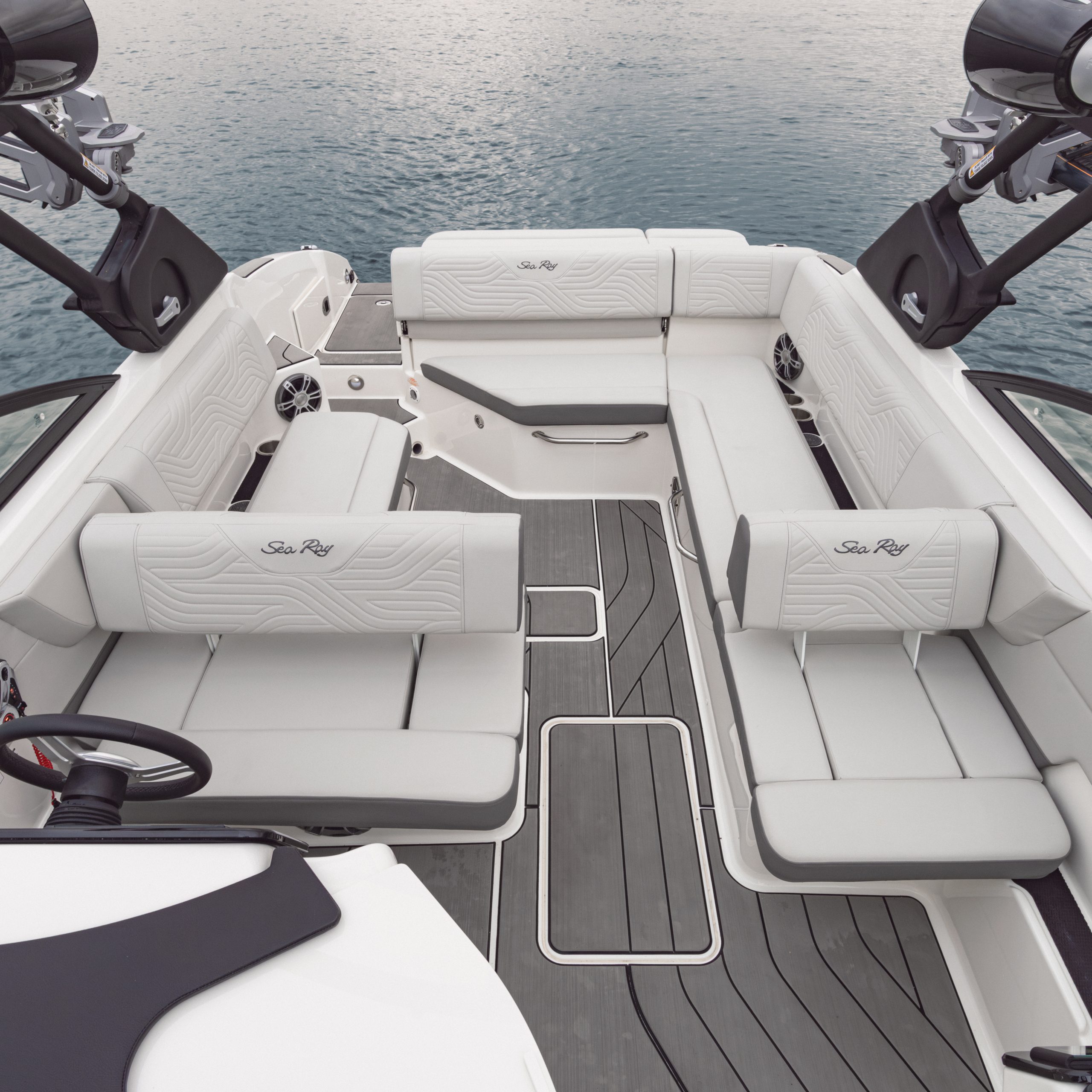 SDX 270 Surf cockpit
