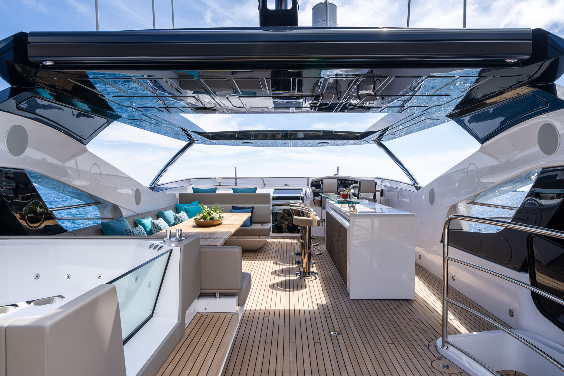 MEROS_Signature-95-Yacht_Flybridge2
