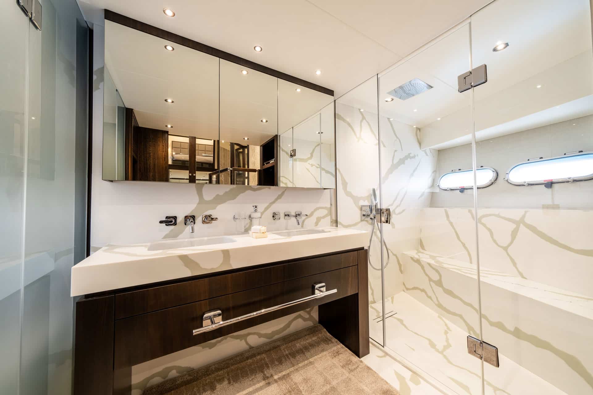 MEROS_Signature-95-Yacht_Master-Bathroom