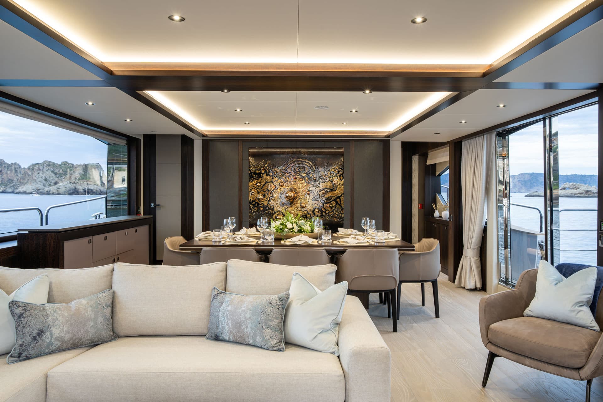 MEROS_Signature-95-Yacht_Saloon