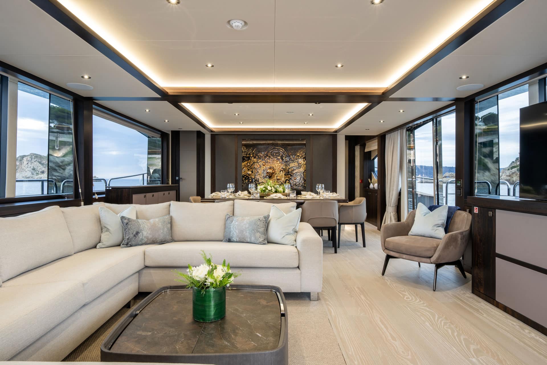 MEROS_Signature-95-Yacht_Saloon2