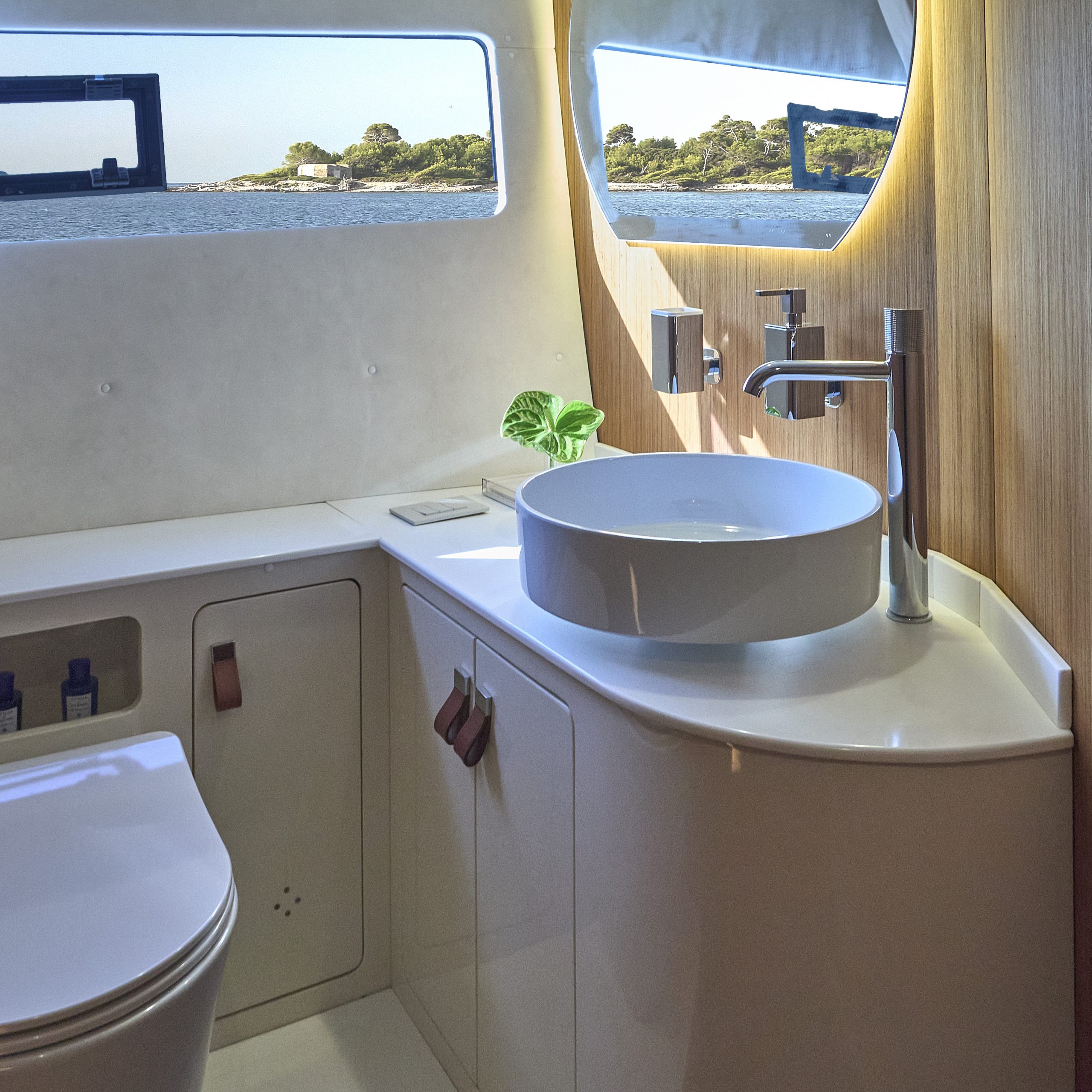 P45_guests’_bathroom_7D_2166