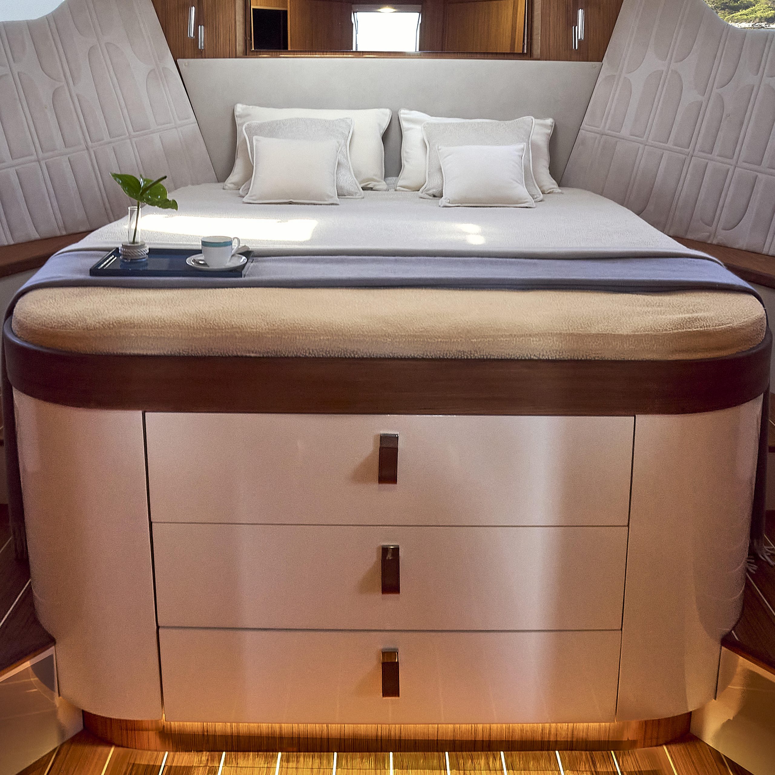P45_owner’s_cabin_7D_2138